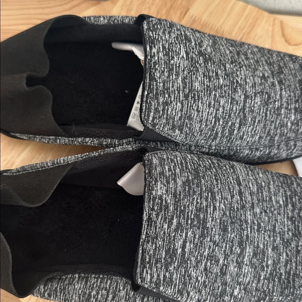 Isotoner Mens Slip-On Slippers new XL 11/12
